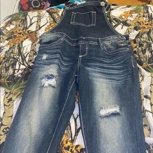 I am selling overalls